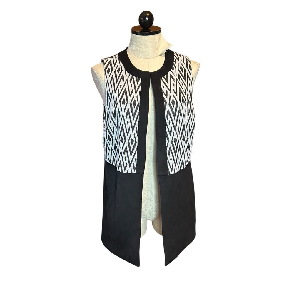 Chico's Vest Black & White Zig Zag Aztec Print Lined Vest Jacket Sz 0 (XS)
